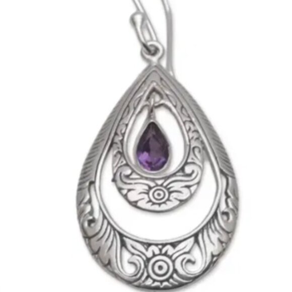 Elegant & Exquisite Vintage Inspired Intricate Detailed Droplet Earrings - Picture 3 of 3